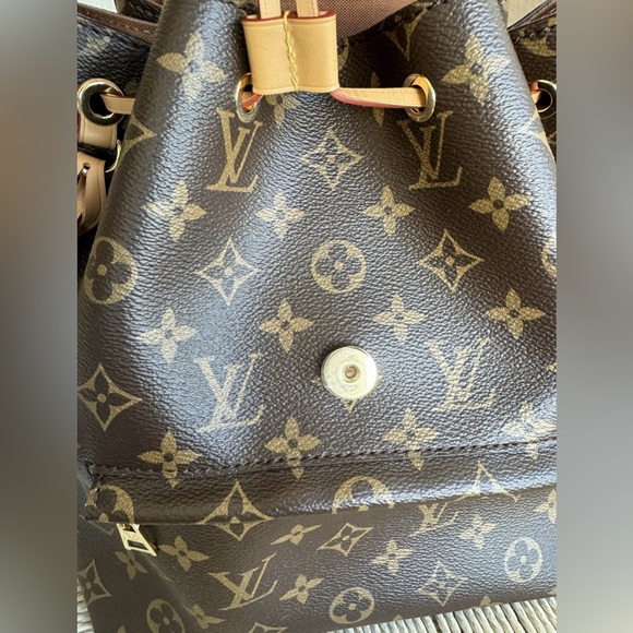 Louis Vuitton Monogram Montsouris Backpack - Picture 4 of 7